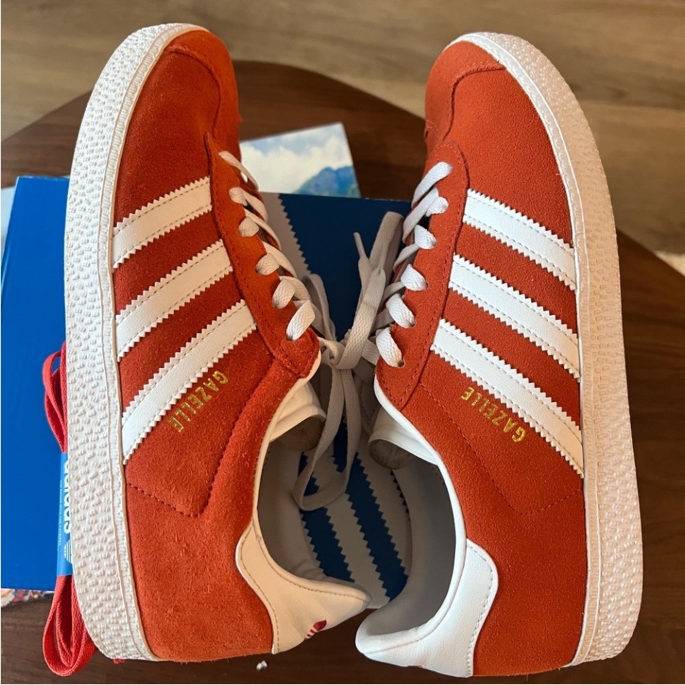 Adidas Gazelle red suede Women size 8 - Picture 5 of 8